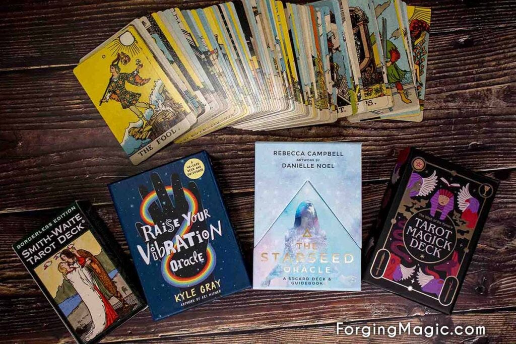 Tarot Decks vs Oracle Decks