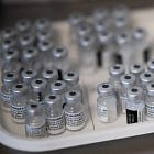 Publikum brukt som forsøkskaniner av Pfizer og helsemyndighetene.