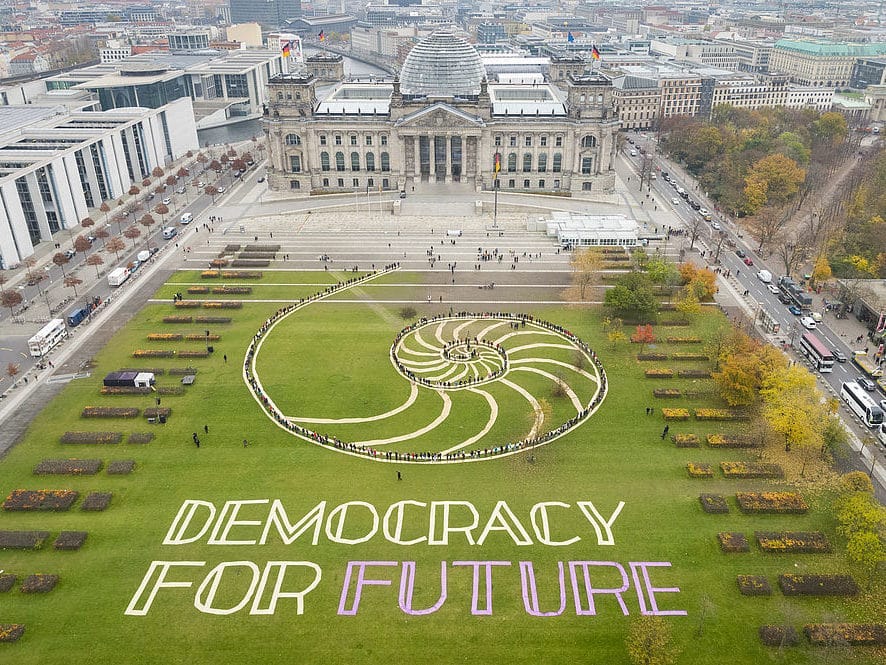 Foto Kunstaktion Aerial Art Reichstag