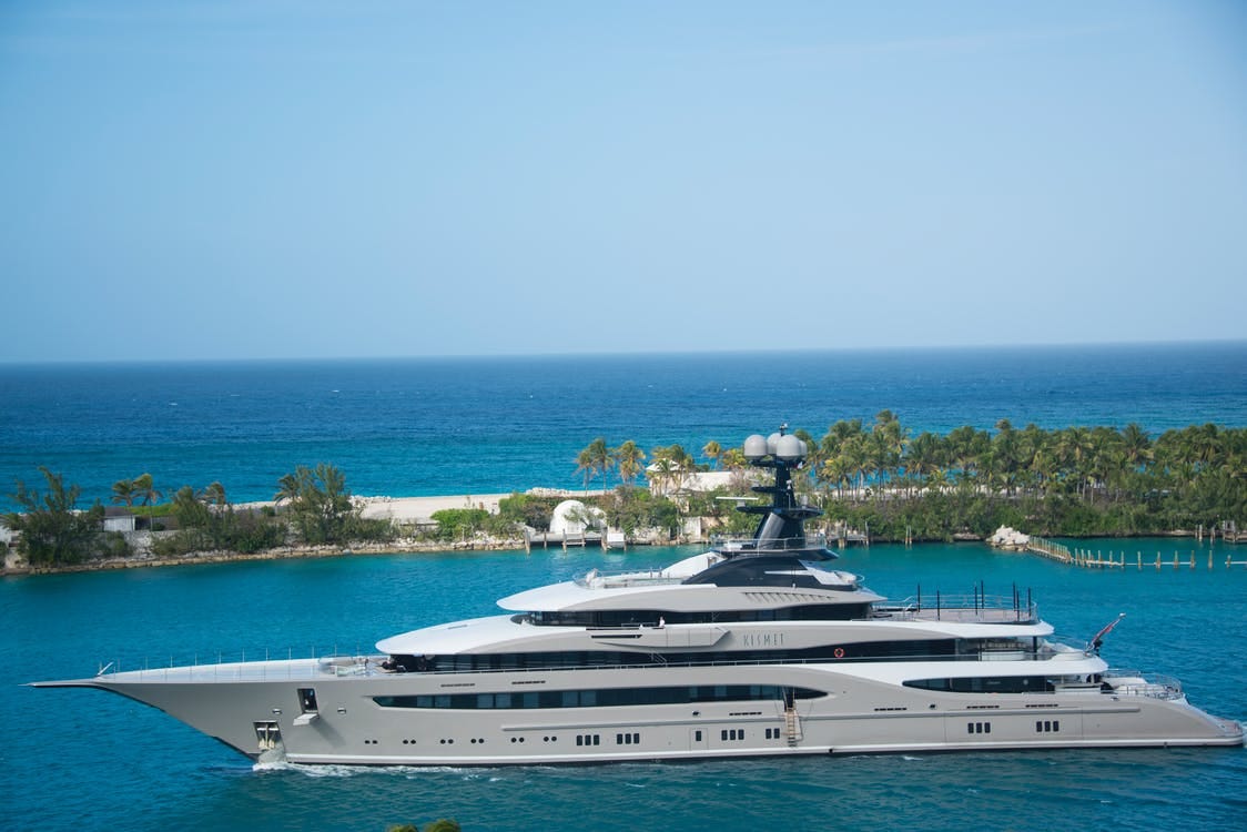 Free White and Blue Yacht on Body of Water Stock Photo