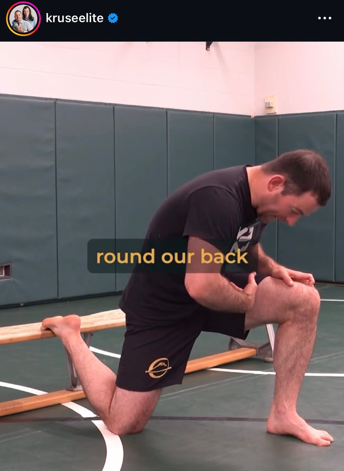 A man doing a femoral nerve stretch