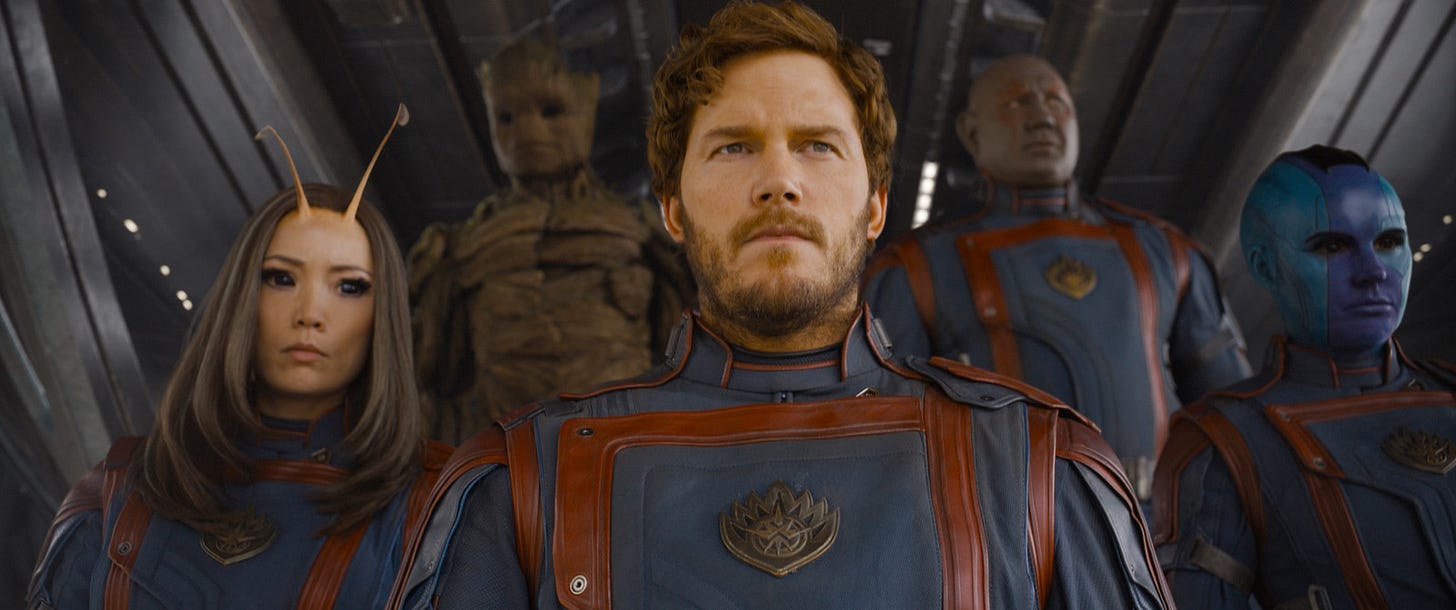 Foto promocional de la película Guardianes de la Galaxia 3 en la que vemos a varios de los protagonistas