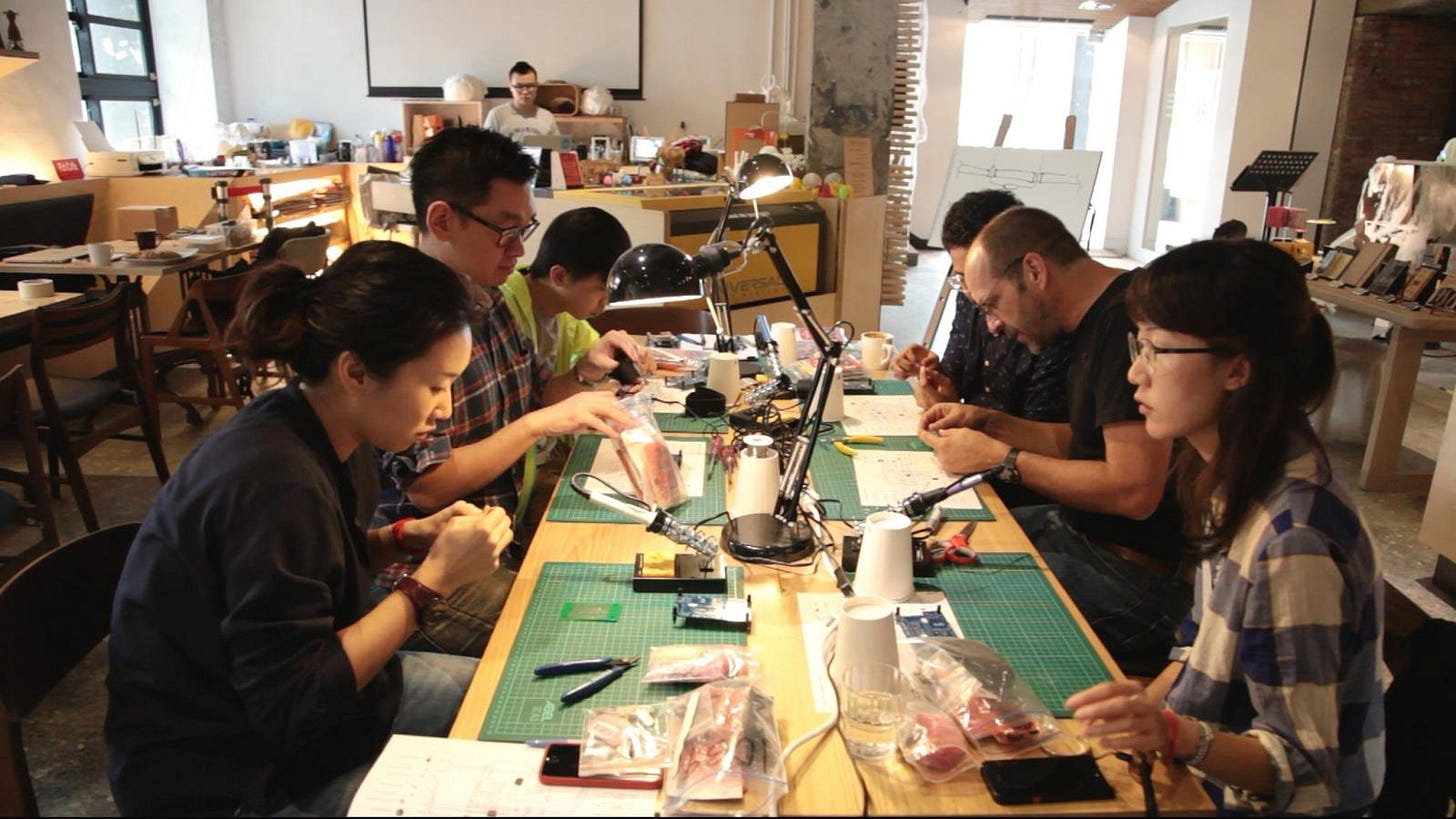Il gruppo di lavoro di Safecast. Credit: Safecast. 