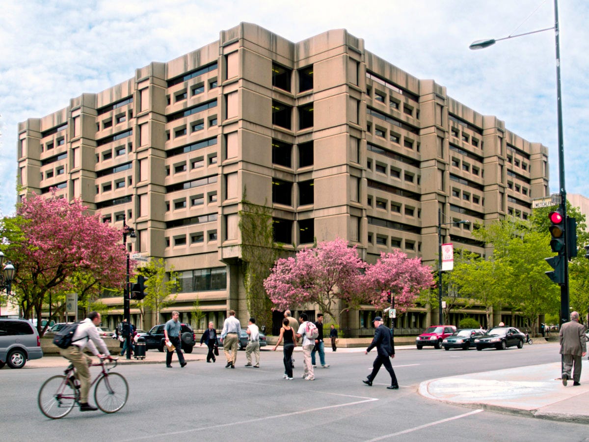 McLennan Library | taylornoakes.com