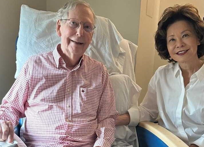 'Briefly unconscious': Sen. Mitch McConnell provides health update, photo from hospital 'Briefly unconscious': Sen. Mitch McConnell provides health update, photo from hospital