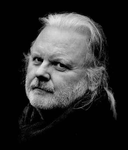 File:Writer Jon Fosse (cropped).jpg File:Writer Jon Fosse (cropped).jpg