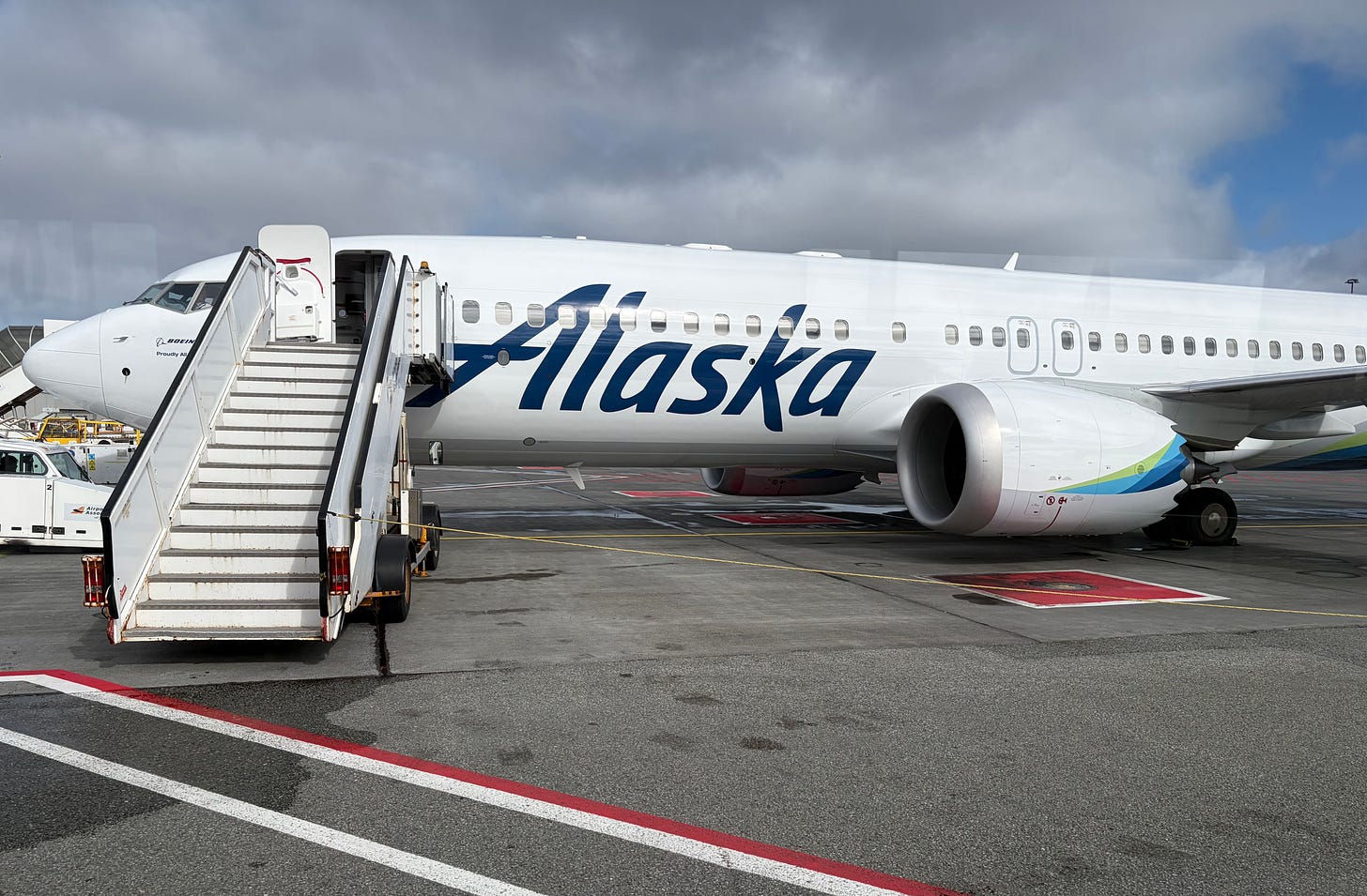 Alaska B737 parked at Reykjavik’s KEF airport.