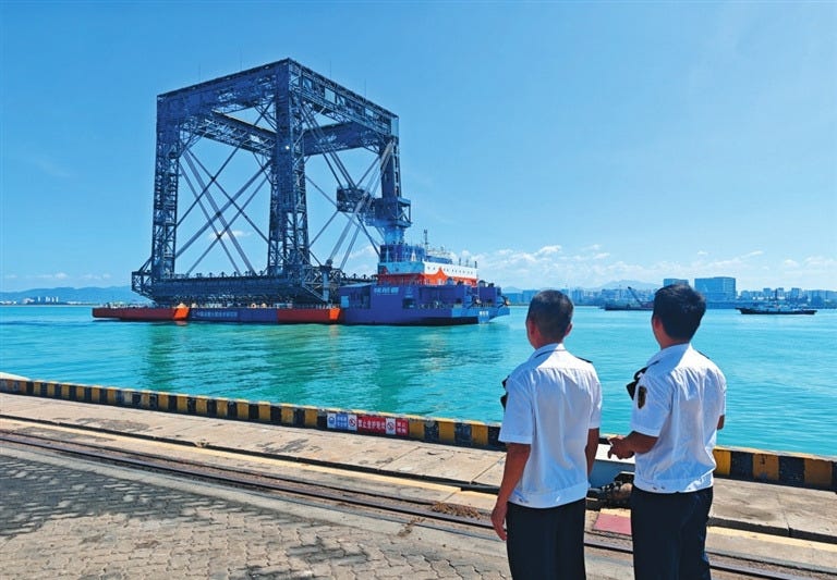 ‘Linghangzhe’ coming into the port of Sanya in June 2026 ahead of its first Long March 10 series booster recovery attempt.