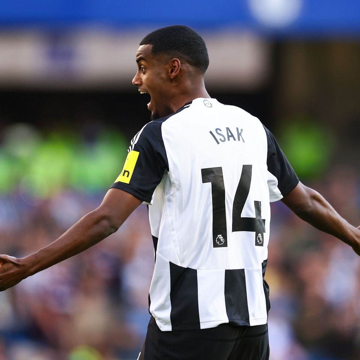 Alexander Isak breaks silence on Newcastle contract stand-off as Arsenal  transfer links ramp up - football.london