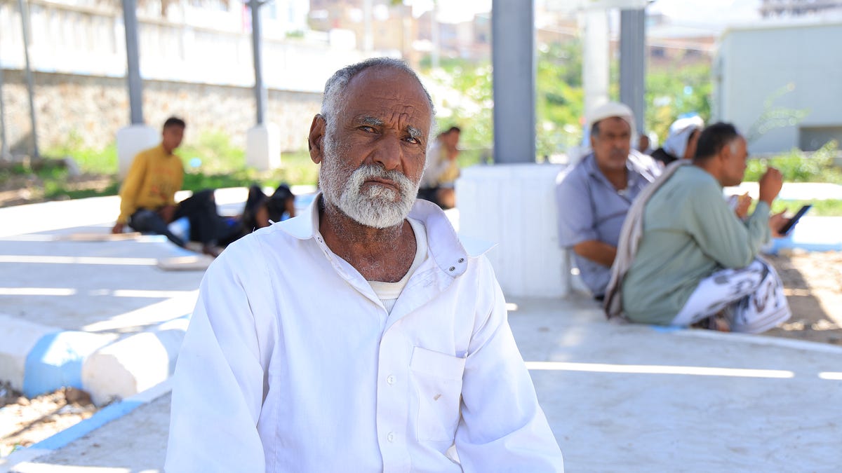 Cover art for Yemen's Taiz Residents Brace for Siege