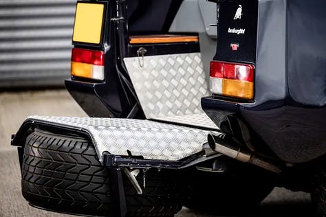 Lamborghini LM002 | Photo: RM Sotheby's, Lamborghini 