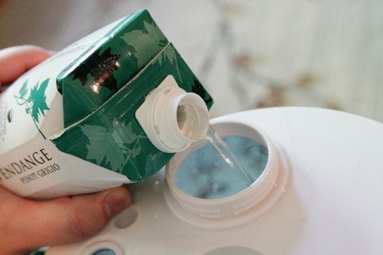 Humidifier Alcohol Pinot Grigio Pour