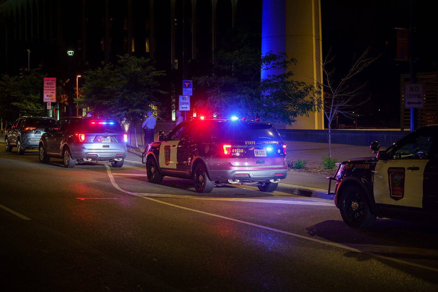 File:Minnesota State Patrol conducting traffic stop at night.jpg - Wikimedia Commons File:Minnesota State Patrol conducting traffic stop at night.jpg - Wikimedia Commons