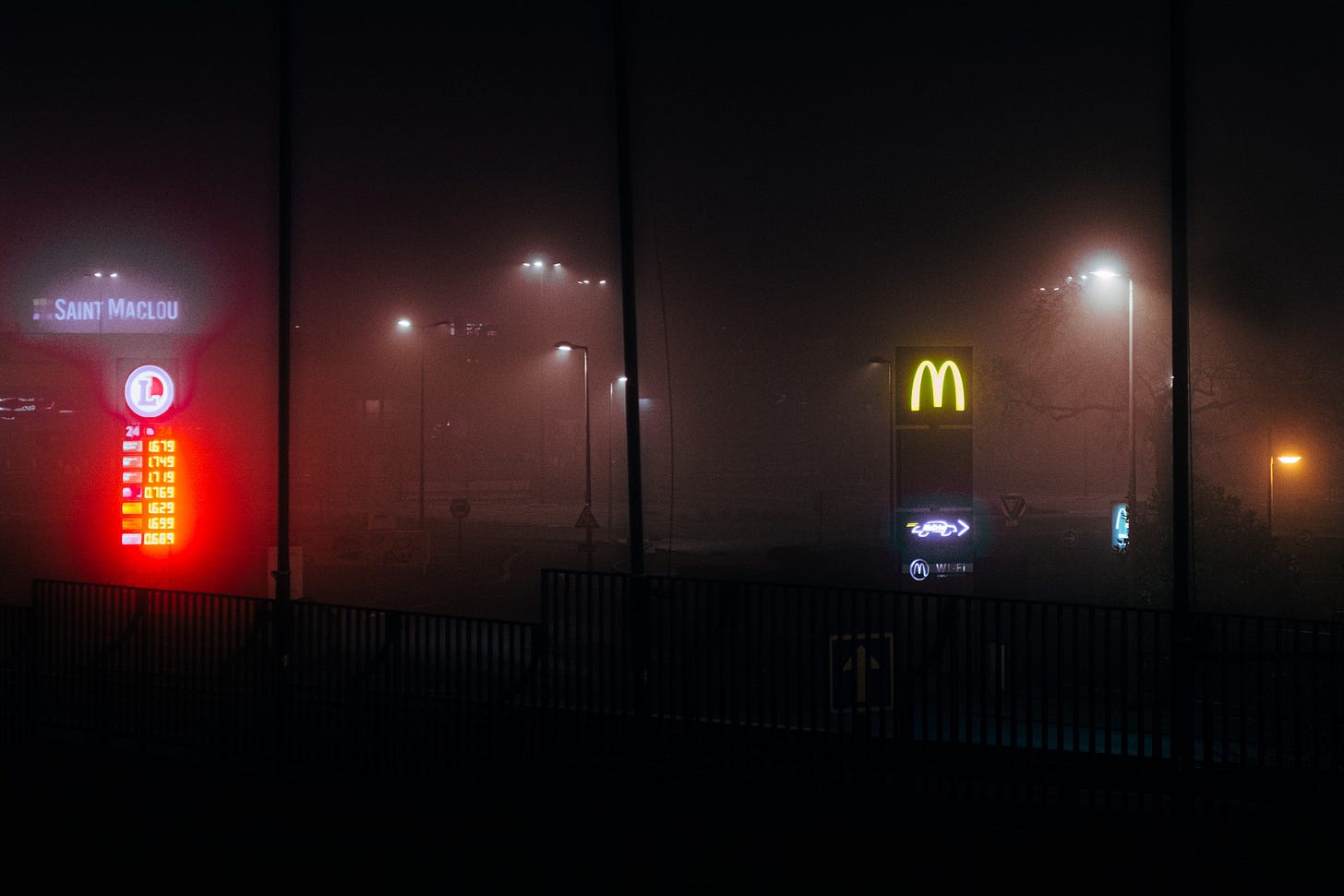 In the mi(d)st of the night. Photo by Simon Grass.