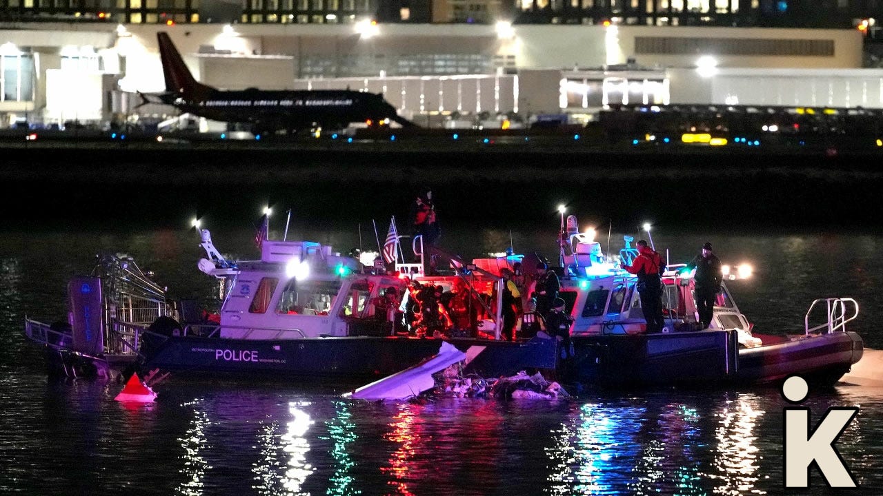 DC plane crash: Fatalities confirmed after American Airlines passenger jet, military helicopter collide near Reagan Airport - ABC7 Los Angeles DC plane crash: Fatalities confirmed after American Airlines passenger jet, military helicopter collide near Reagan Airport - ABC7 Los Angeles