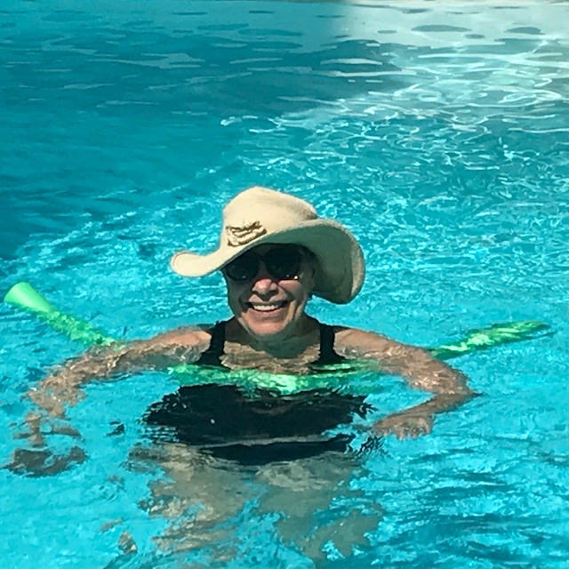 SJ in pool SJ in pool