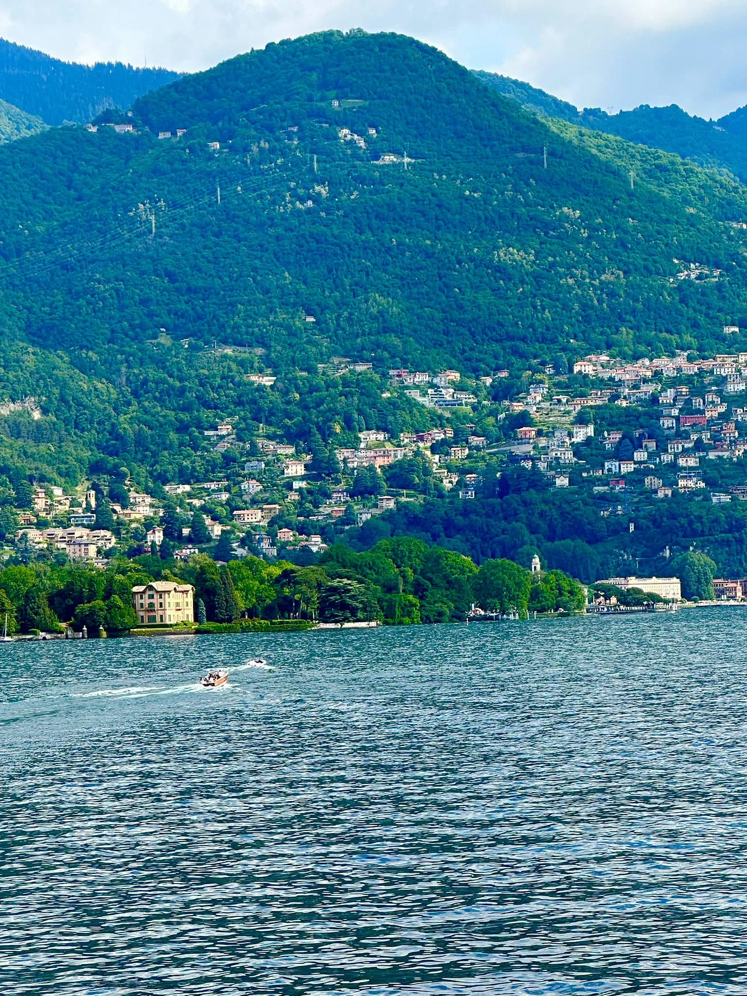 May be an image of lake and Camogli