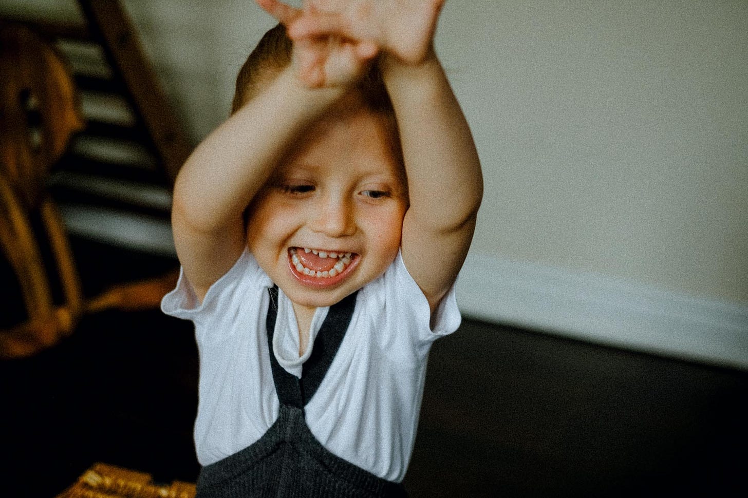 Stop being the entertainer: build play habits that let your child succeed on her own Stop being the entertainer: build play habits that let your child succeed on her own