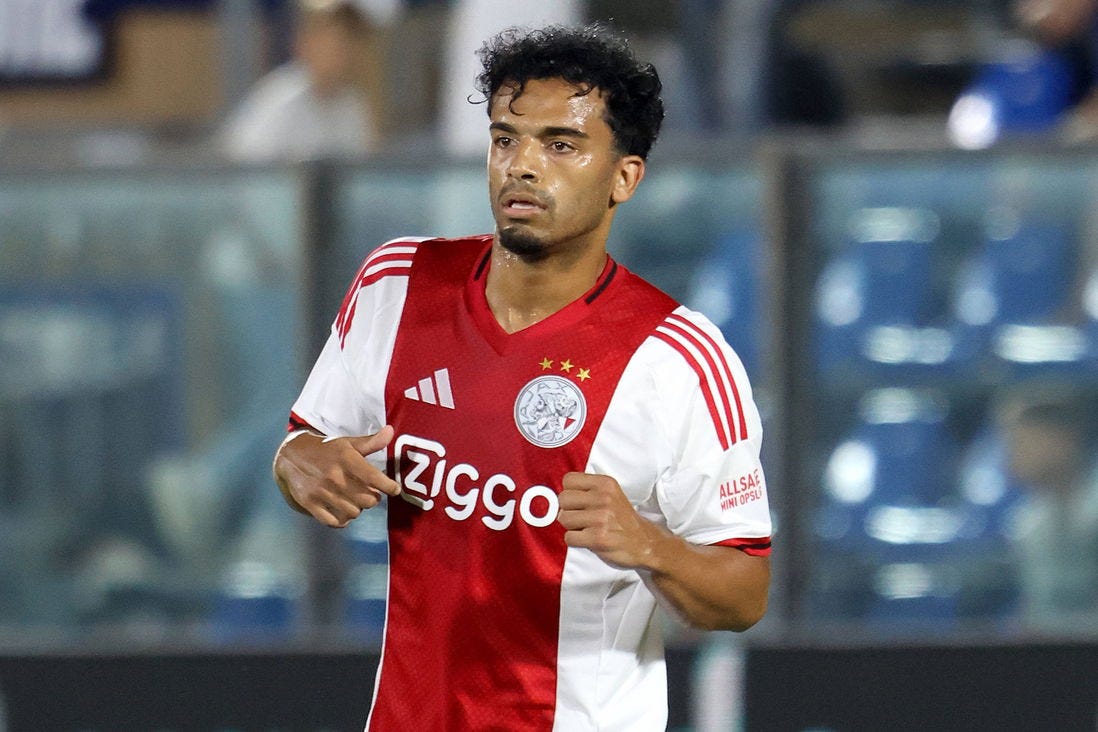 Wijndal krijgt kans': "Ajax koopt niet meteen nieuwe… | Ajax1