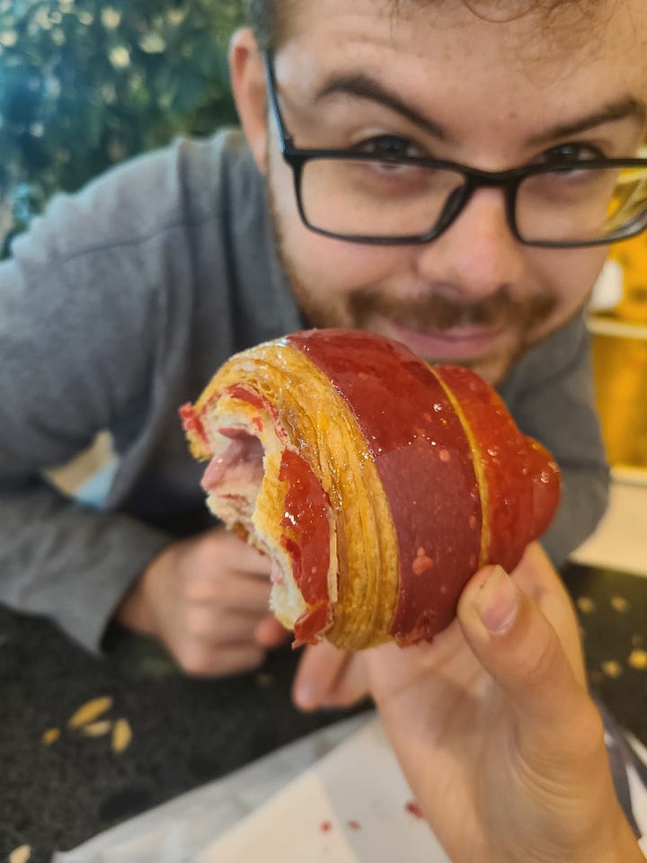 Bicolor Croissant himbeere (raspberry)