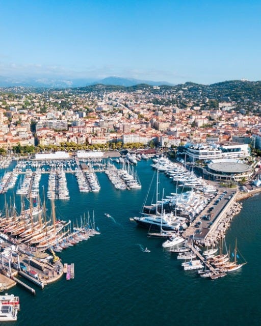 May be an image of boat racing, boat and Camogli