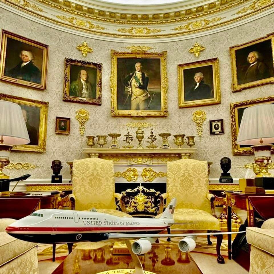 May be an image of 3 people and the Oval Office