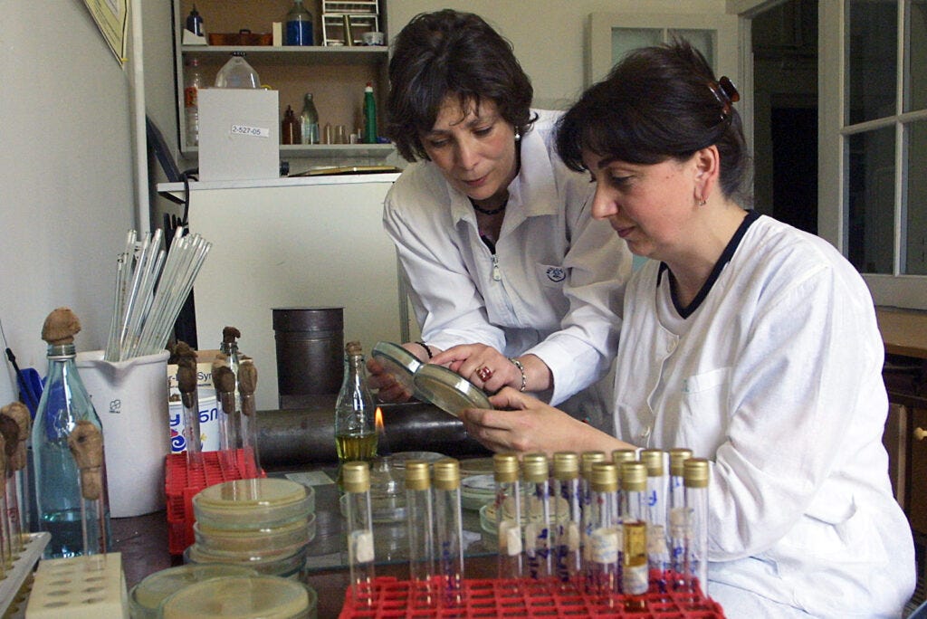 Photo of two researchers in a medical lab Photo of two researchers in a medical lab