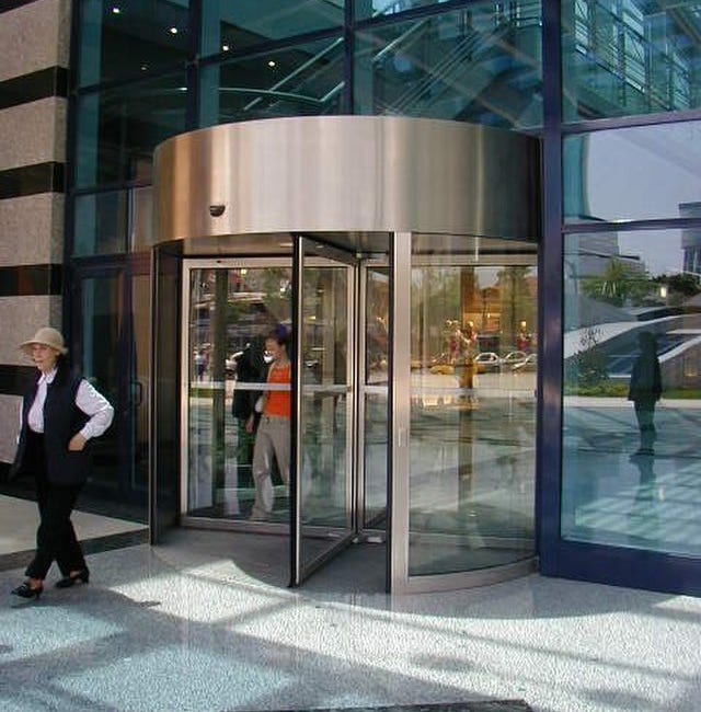 Revolving Doors of Power: Commercial NZ Health Group obtains 30% of all Granted Applications for 'Vaccine' Mandate Exemptions - 2 months later a Senior Government Manager is Appointed their CEO