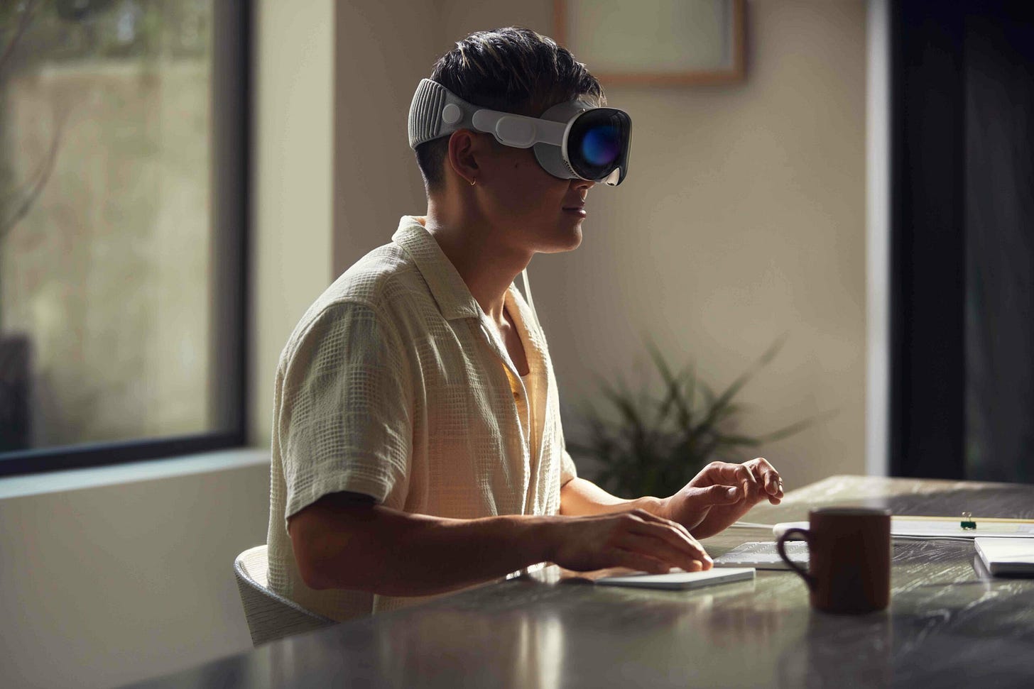 Harnessing the power of Apple Vision Pro for remote work - Time Doctor Blog