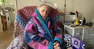 Pensioners left freezing for six weeks ...