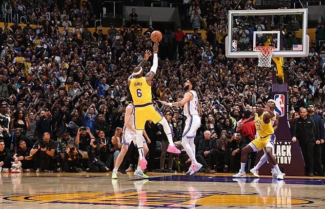 Nike founder Phil Knight didn't need a smartphone to capture LeBron James'  record-breaking moment | Daily Mail Online