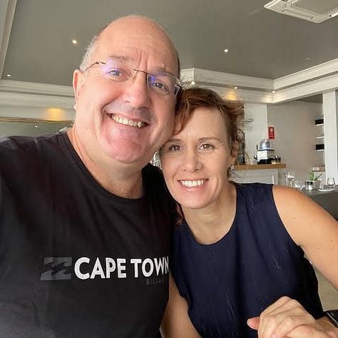 Van links bo na regs: Marnix Boersema met sy vrou, Clarinda, en hulle kinders; Jaco de Beer saam met sy vrou, Benita; Jan-Louis Lee en sy vrou, Willemien; Nikolaas Pienaar en sy kinders; Jonker Venter saam met sy vrou, Erika en hulle kinders; Gerrie van Rhyn met sy vrou, Carina