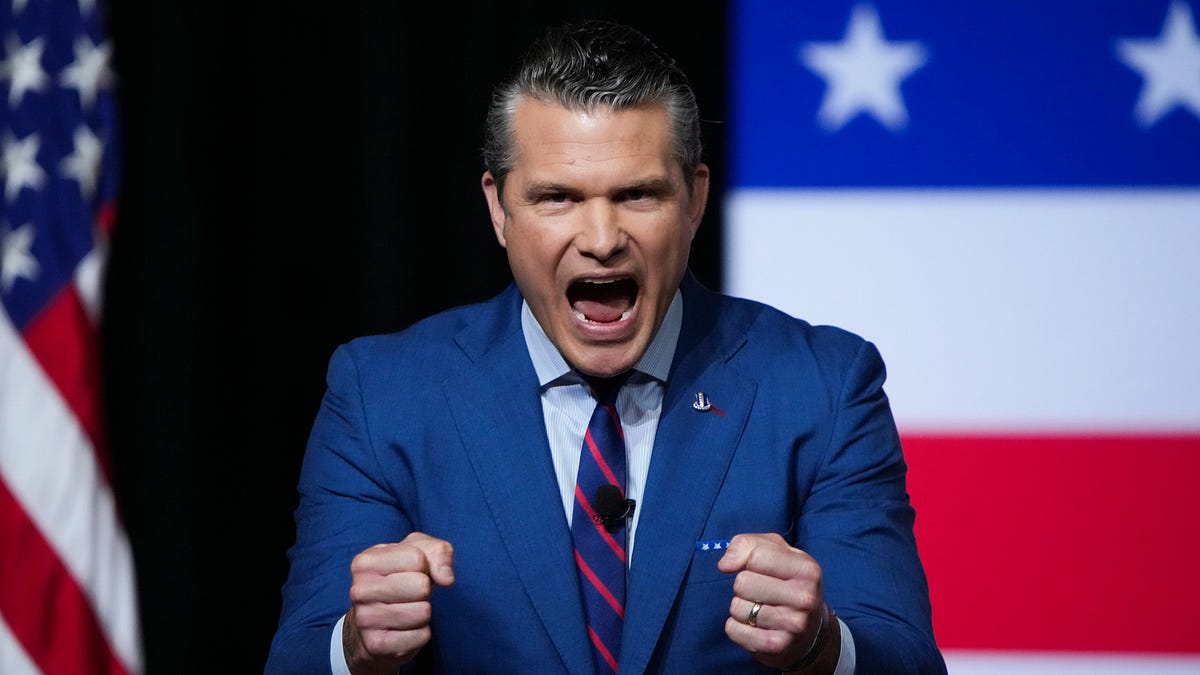 Hegseth Wants a Military of Yes-Men. That Should Terrify Us All