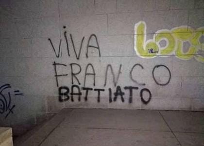 El mundo de la cultura llora la muerte del cantante italiano: «Viva Franco  Battiato»