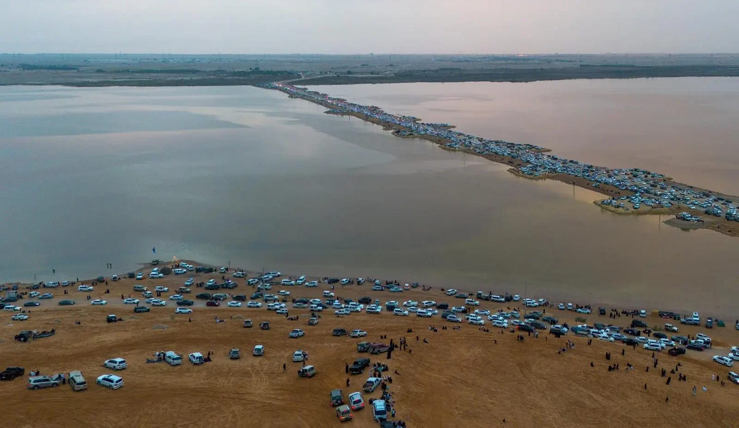 بحيرة العوشزية بعنيزة.. وجهة سياحية فريدة - راديو سياحة اف ام 102,3 FM