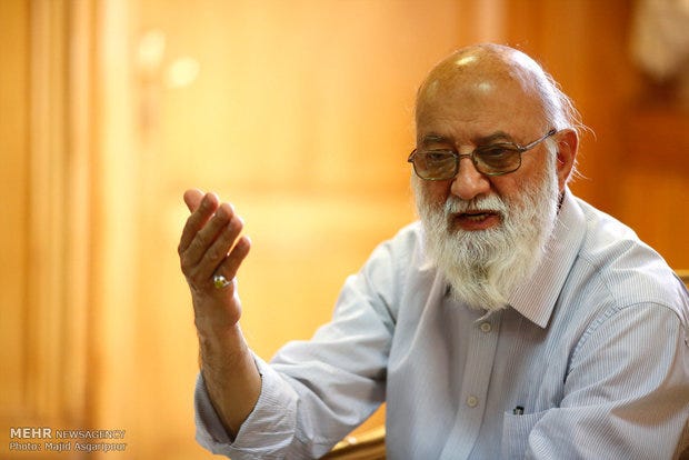 Chamranin mielestä iranilaisten muslimien pitäisi rukoilla Allahilta sadetta. Chamranin mielestä iranilaisten muslimien pitäisi rukoilla Allahilta sadetta.