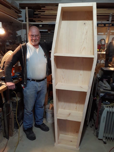 A real "pine box" for Real-Eye-Zing-Art