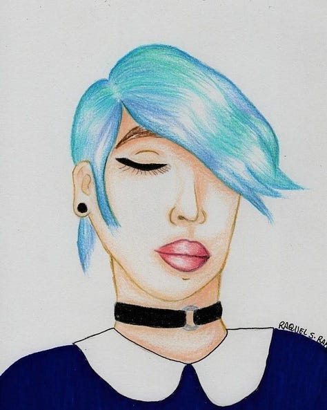 Diversas versões da mesma imagem: A imagem é um desenho feito a mão de uma mulher com cabelo azul esverdeado. O cabelo é curto, com franja comprida sobre o olho direito. Ela usa um colar preto tipo gargantilha e um brinco preto pequeno. A mulher está usando uma blusa azul-escura com gola branca.