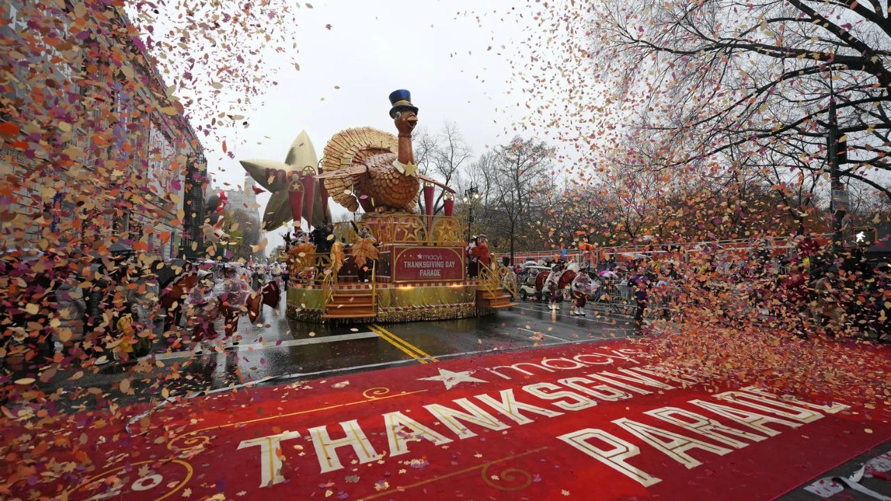 Macy's thanksgiving day parade delights New York amidst rainy skies​