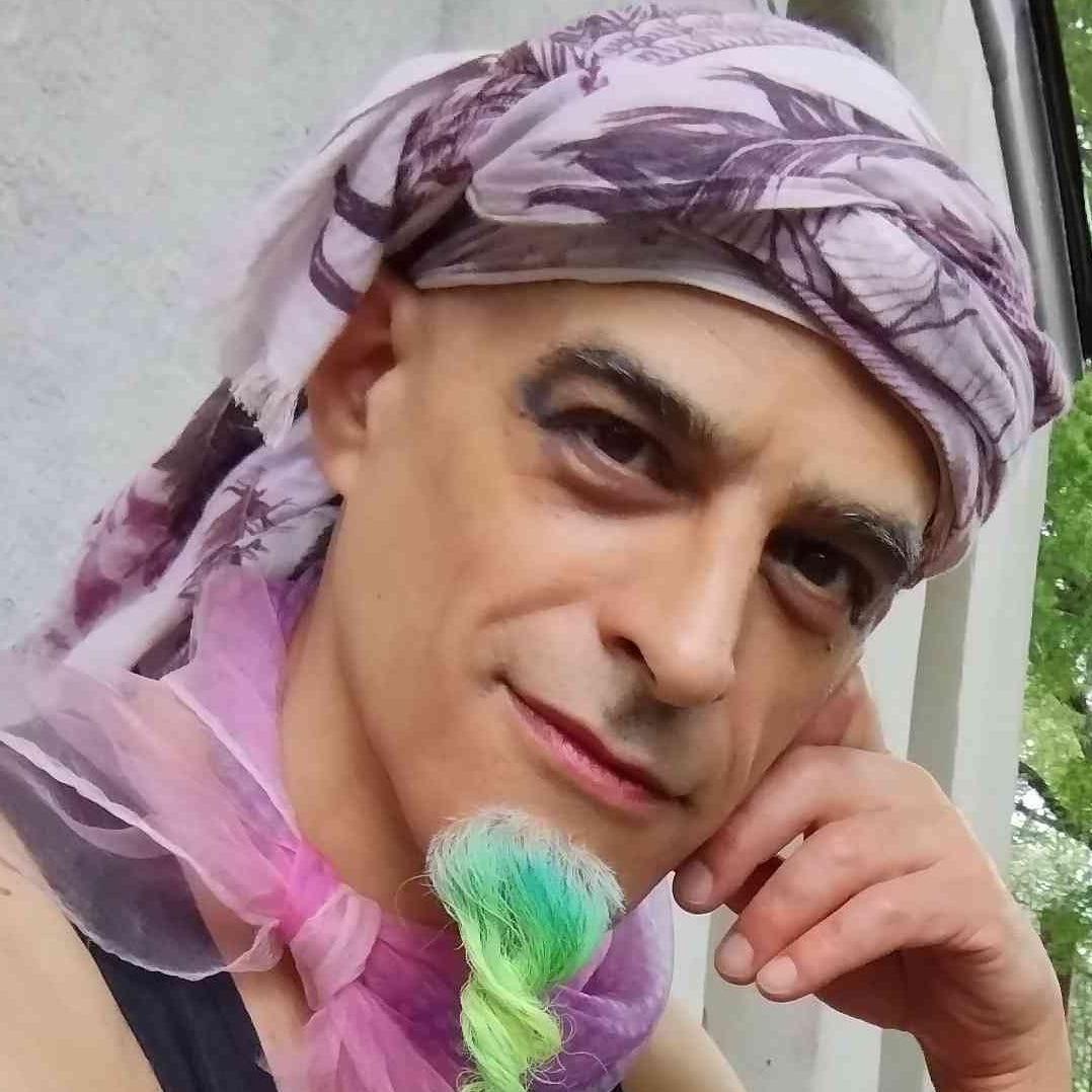 Implausible \ud83e\udda4 Immigrant \ud83c\uddf2\ud83c\uddfa 