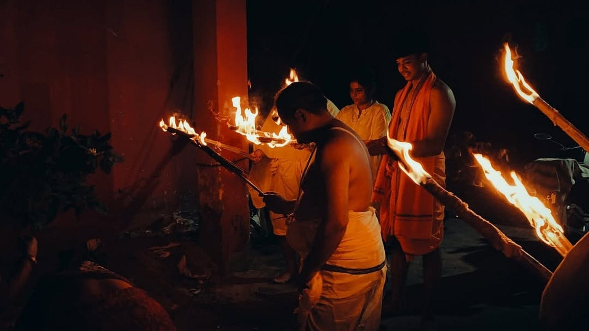 Diwali in Odisha: The Ancient Odia Tradition Of Bada Badua Daka During  Diwali