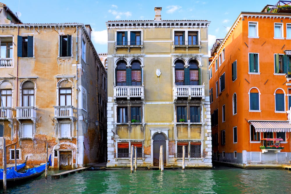 Squatters Occupy Venice Homes in Housing Protest as Tourism Surges | The Epoch Times Squatters Occupy Venice Homes in Housing Protest as Tourism Surges | The Epoch Times