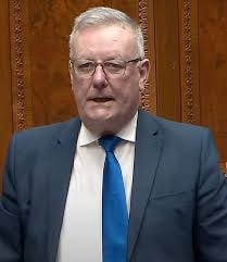 Mike Nesbitt - Wikipedia