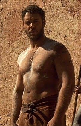 My goal is to have a physique similar to Russell Crowe's in Gladiator. How  difficult is it to get into that shape? : r/Maromba