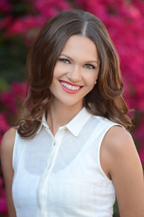 Dr. Izabella Wentz The Thyroid Pharmacist Hashimoto's thyroiditis adrenal dysfunction brain fog chronic fatigue pain sleep stress mood hormones Uninvisible Pod advocate podcast