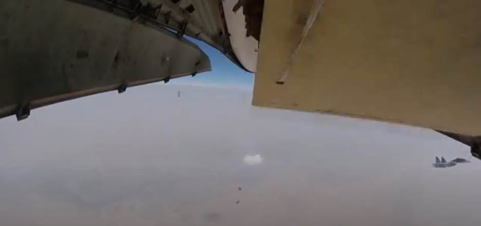 A view of a plane from the ground

AI-generated content may be incorrect.