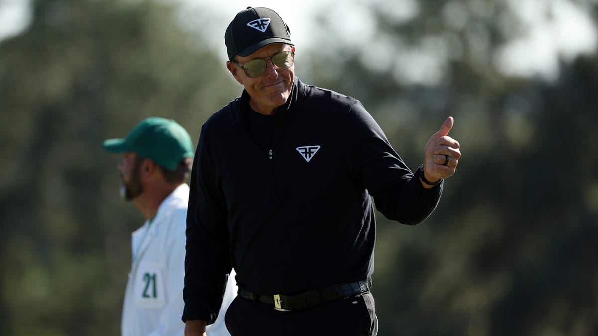 Masters 2023: Phil Mickelson astounds with 65 at Augusta National, turning back clock with historic finish - CBSSports.com Masters 2023: Phil Mickelson astounds with 65 at Augusta National, turning back clock with historic finish - CBSSports.com
