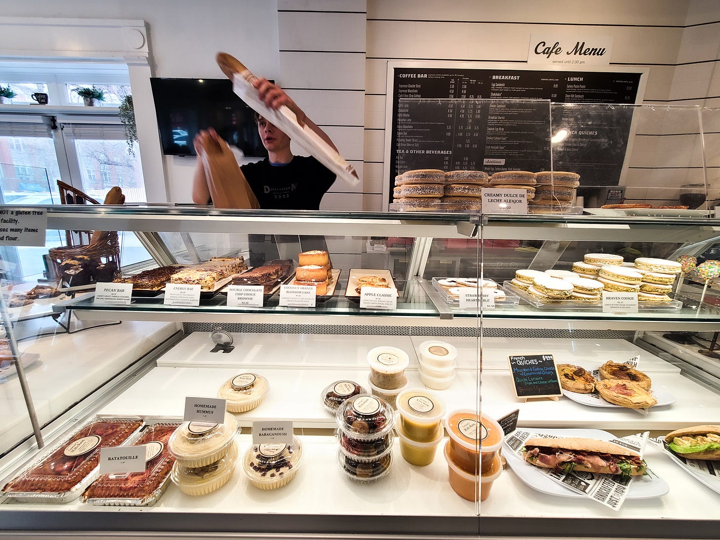 Eclairons counter service