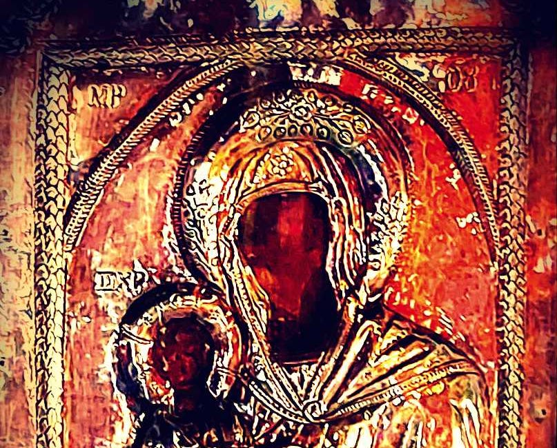 «Καλή Παναγιά, διχαστικοί δεσποτάδες άντε γεια!» 