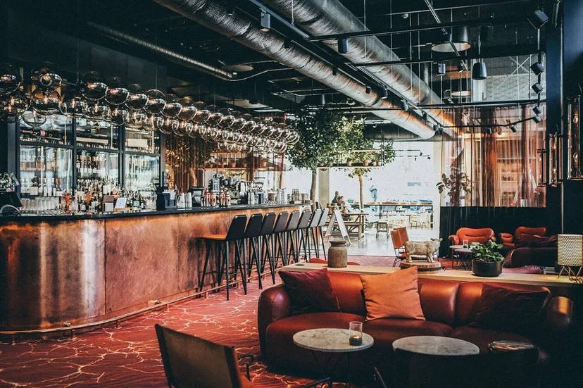 Diffusion de musique lounge dans des hôtels : lobby, bar, restaurant.